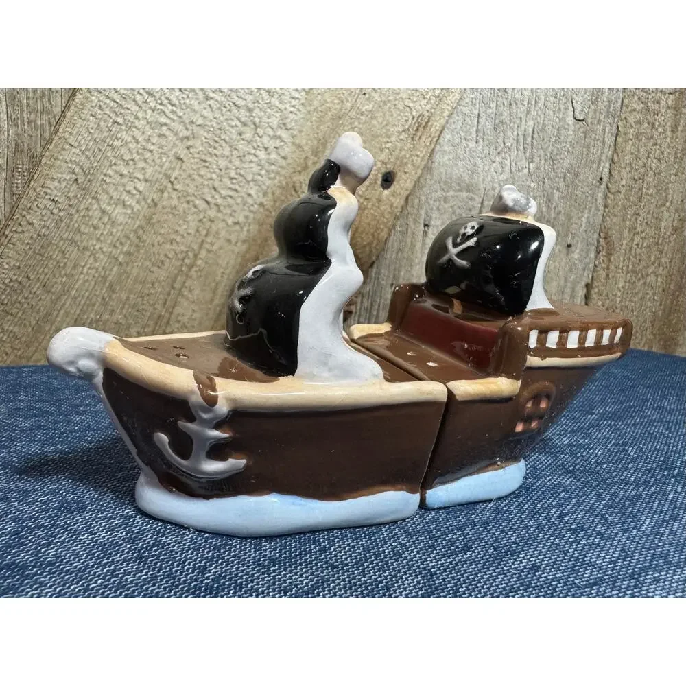 Cracker Barrel Pirate Ship Salt and Pepper Shakers Ceramic Set
